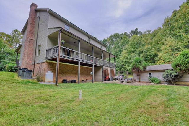 1705 Barberry RD, Floyd, VA 24091