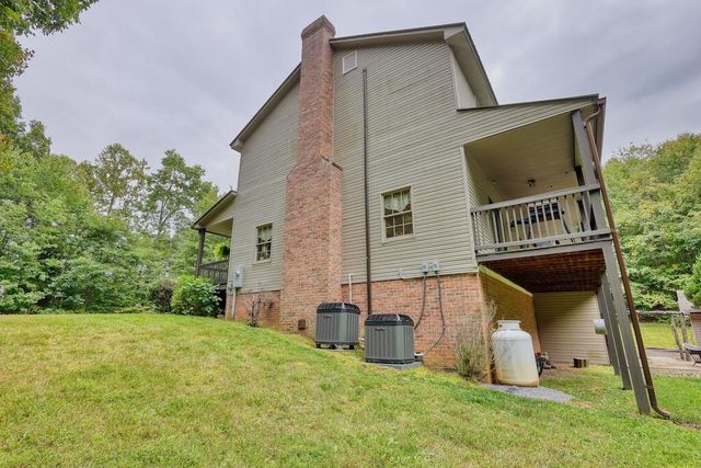 1705 Barberry RD, Floyd, VA 24091