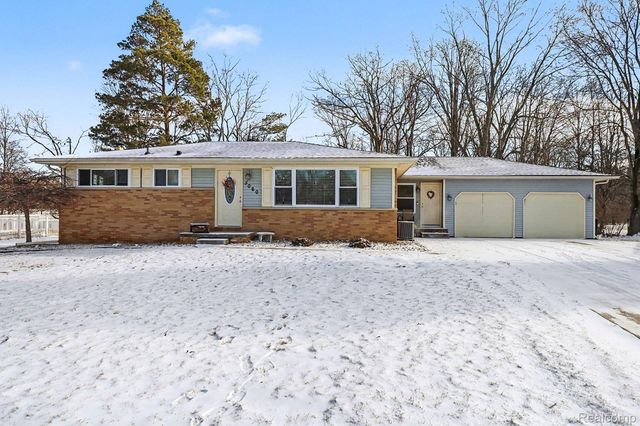 5060 Tahquamenon Trail, Flushing Charter Township, MI 48433