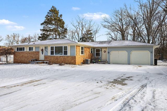 5060 Tahquamenon Trail, Flushing Charter Township, MI 48433