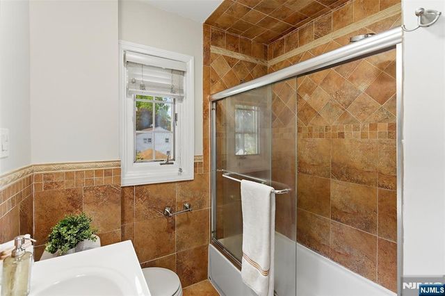31 Martin Terrace, Hackensack, NJ 07601
