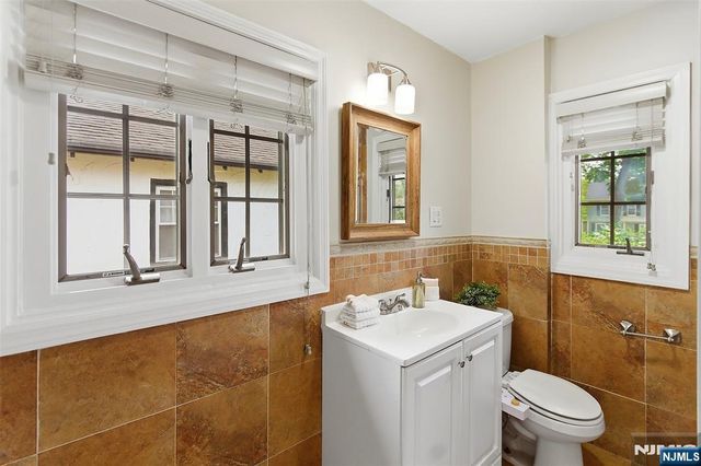 31 Martin Terrace, Hackensack, NJ 07601