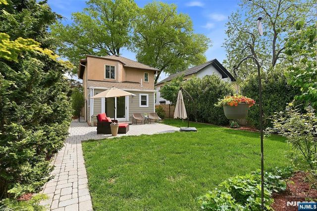 31 Martin Terrace, Hackensack, NJ 07601