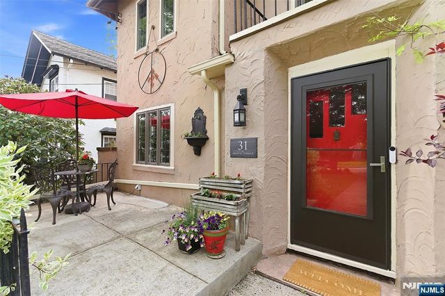 31 Martin Terrace, Hackensack, NJ 07601