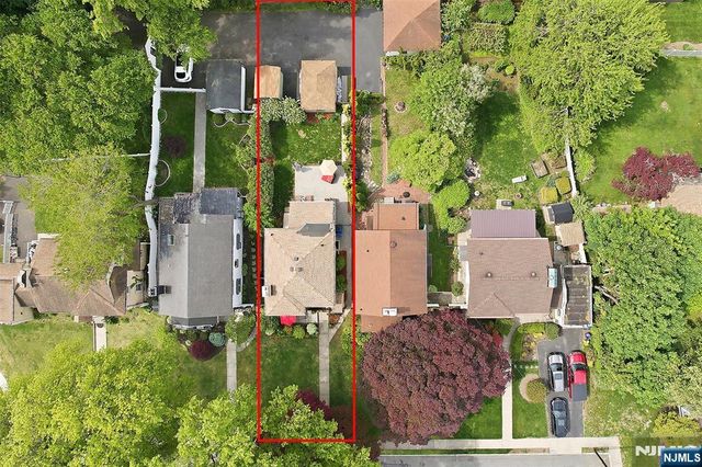 31 Martin Terrace, Hackensack, NJ 07601