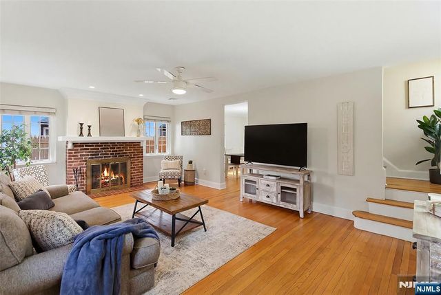 31 Martin Terrace, Hackensack, NJ 07601