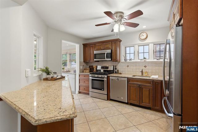 31 Martin Terrace, Hackensack, NJ 07601