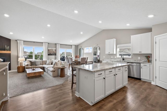 6199 Jasmine Bay S, Cottage Grove, MN 55016