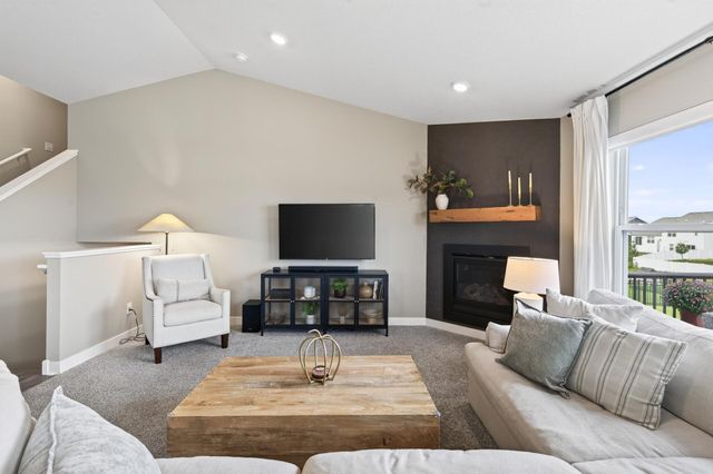 6199 Jasmine Bay S, Cottage Grove, MN 55016