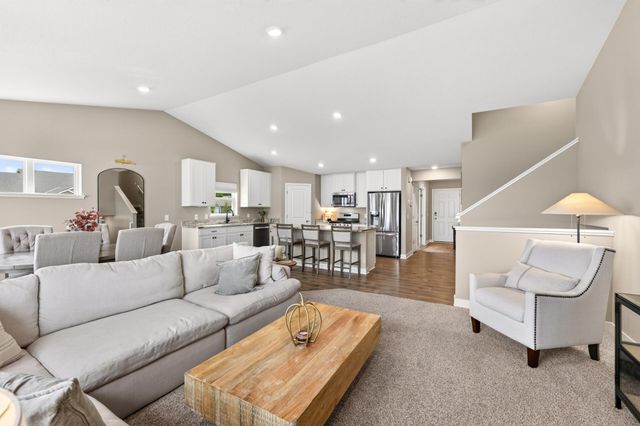 6199 Jasmine Bay S, Cottage Grove, MN 55016