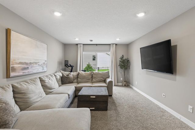 6199 Jasmine Bay S, Cottage Grove, MN 55016