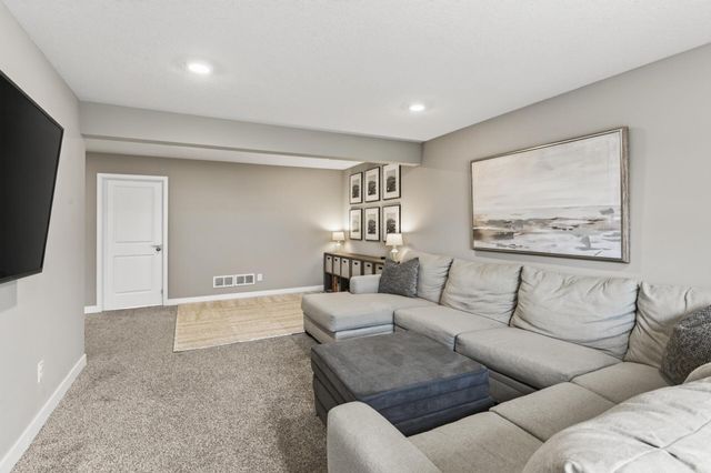 6199 Jasmine Bay S, Cottage Grove, MN 55016