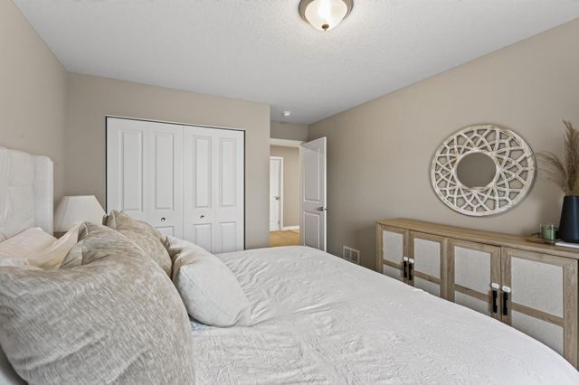 6199 Jasmine Bay S, Cottage Grove, MN 55016
