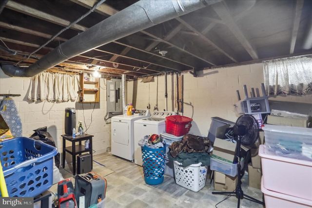 189 N HIGH ST, Romney, WV 26757