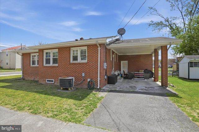 189 N HIGH ST, Romney, WV 26757