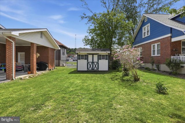 189 N HIGH ST, Romney, WV 26757