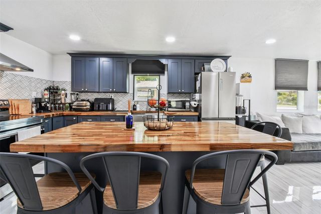 1929 W HIGHLAND STREET, Lakeland, FL 33815