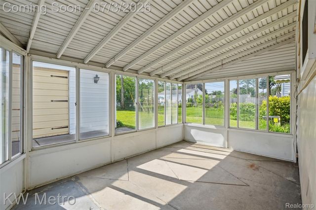 732 Hecht Drive, Madison Heights, MI 48071
