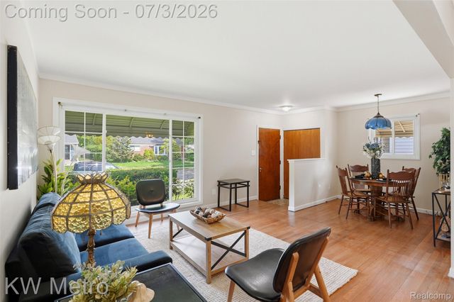 732 Hecht Drive, Madison Heights, MI 48071