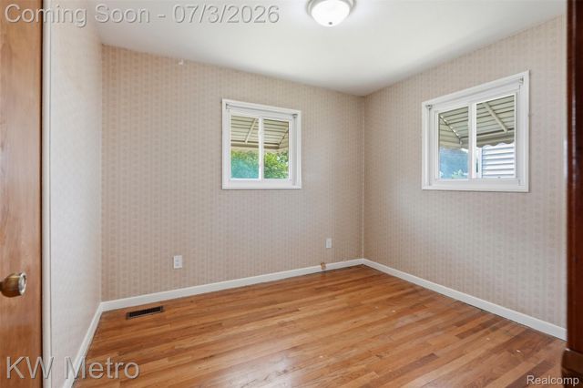 732 Hecht Drive, Madison Heights, MI 48071
