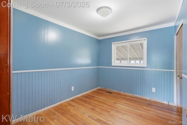 732 Hecht Drive, Madison Heights, MI 48071