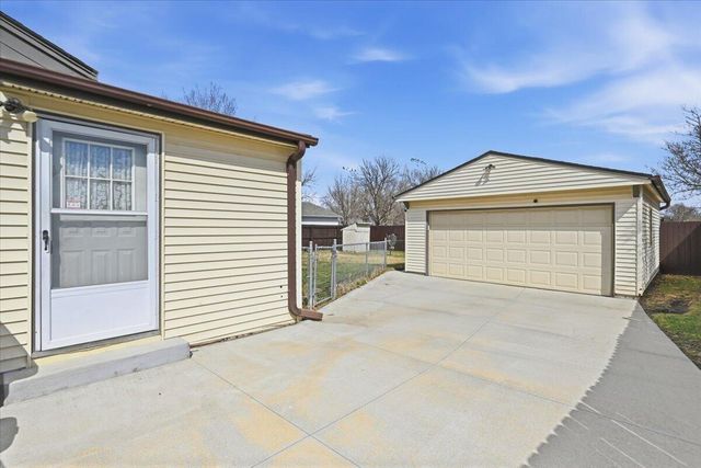 937 N 26TH Street, Council Bluffs, IA 51501