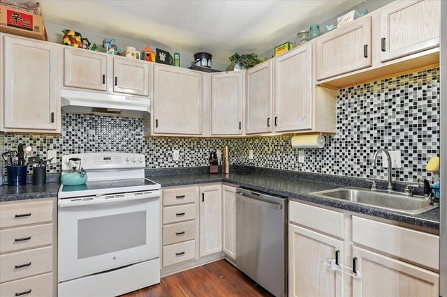 937 N 26TH Street, Council Bluffs, IA 51501