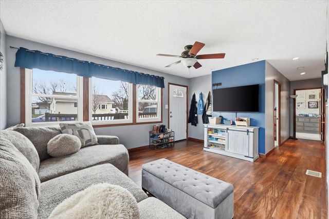 937 N 26TH Street, Council Bluffs, IA 51501