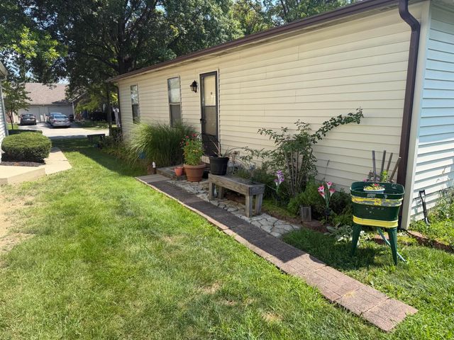 2305 Deerfield Drive, Grove City, OH 43123