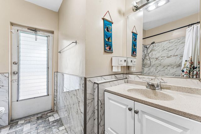 2 Tam O Shanter Lane, Boca Raton, FL 33431