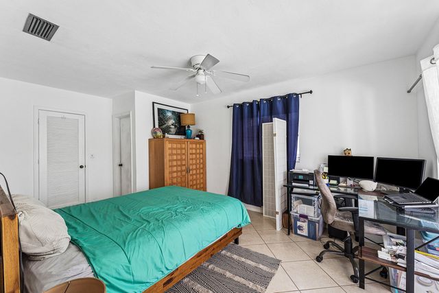 2 Tam O Shanter Lane, Boca Raton, FL 33431