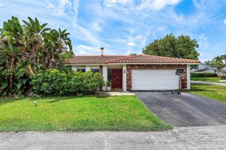 2 Tam O Shanter Lane, Boca Raton, FL 33431