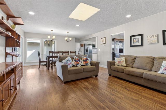 323 San Miguel Avenue, Salinas, CA 93901