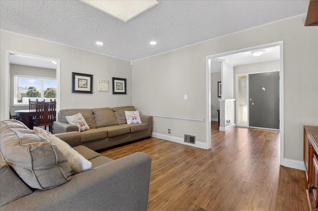 323 San Miguel Avenue, Salinas, CA 93901