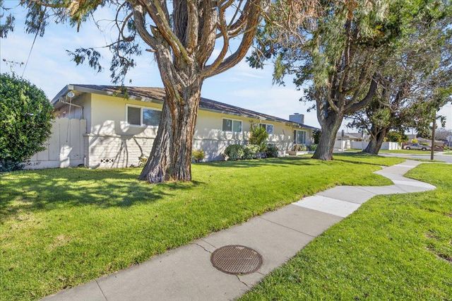 323 San Miguel Avenue, Salinas, CA 93901