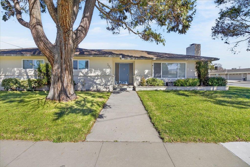 323 San Miguel Avenue, Salinas, CA 93901