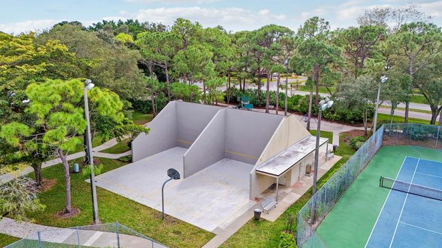 1114 11th Terrace, Palm Beach Gardens, FL 33418