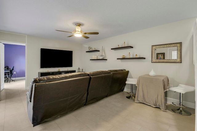 1114 11th Terrace, Palm Beach Gardens, FL 33418