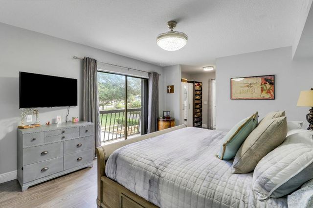 1114 11th Terrace, Palm Beach Gardens, FL 33418