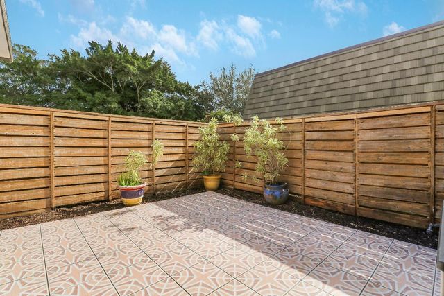 1114 11th Terrace, Palm Beach Gardens, FL 33418