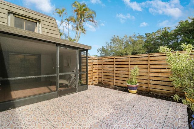 1114 11th Terrace, Palm Beach Gardens, FL 33418