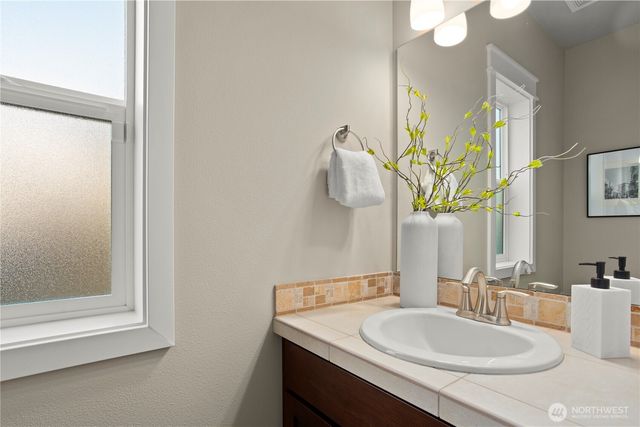 20714 1st Avenue W, Lynnwood, WA 98036