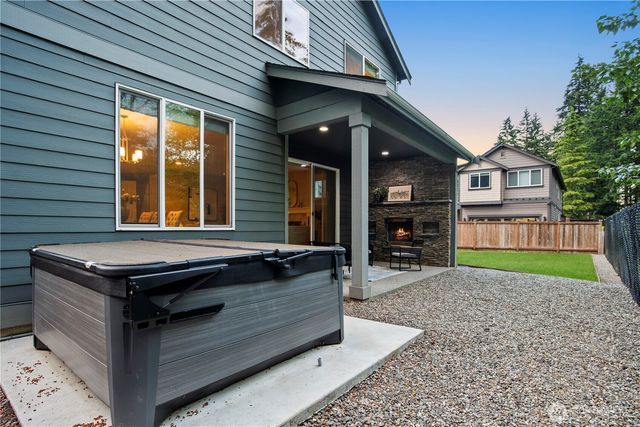 20714 1st Avenue W, Lynnwood, WA 98036