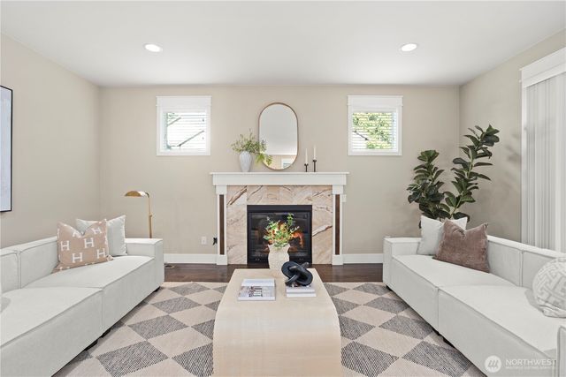 20714 1st Avenue W, Lynnwood, WA 98036