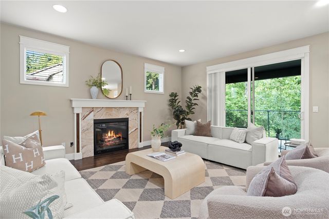 20714 1st Avenue W, Lynnwood, WA 98036