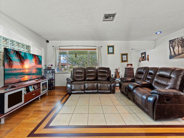 1866 NW 8th Ter, Homestead, FL 33030