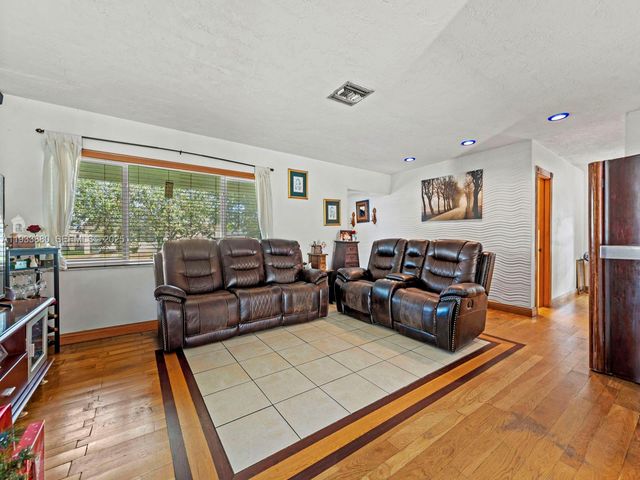 1866 NW 8th Ter, Homestead, FL 33030