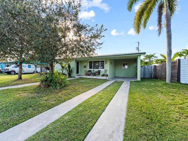 1866 NW 8th Ter, Homestead, FL 33030