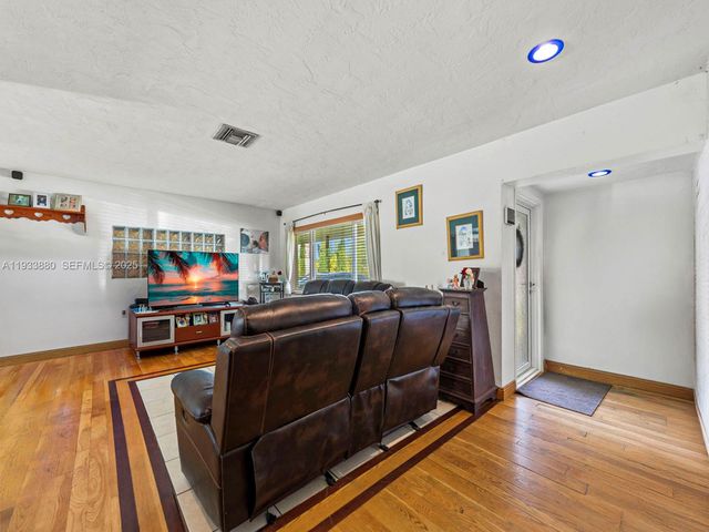 1866 NW 8th Ter, Homestead, FL 33030