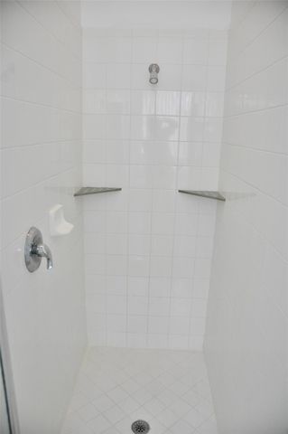 19496 S Whitewater Avenue, Weston, FL 33332